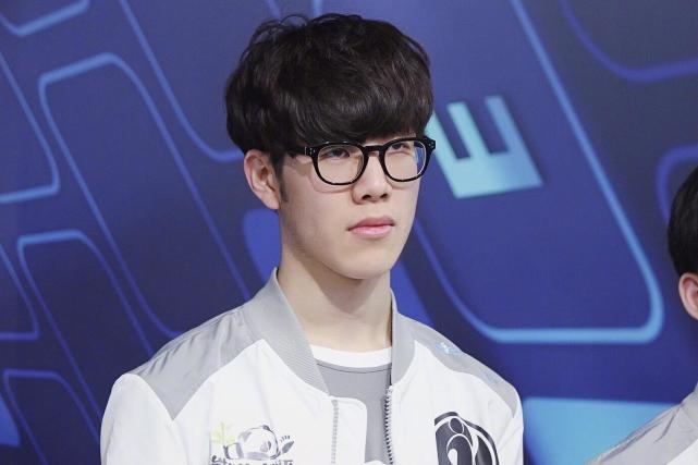 何利物浦主 何利物浦主